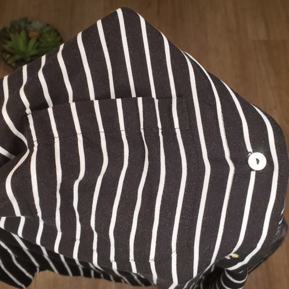 Just Living Black White Stripe Top Button Down Blouse Shirt Work Preppy Casual M - Picture 4 of 8